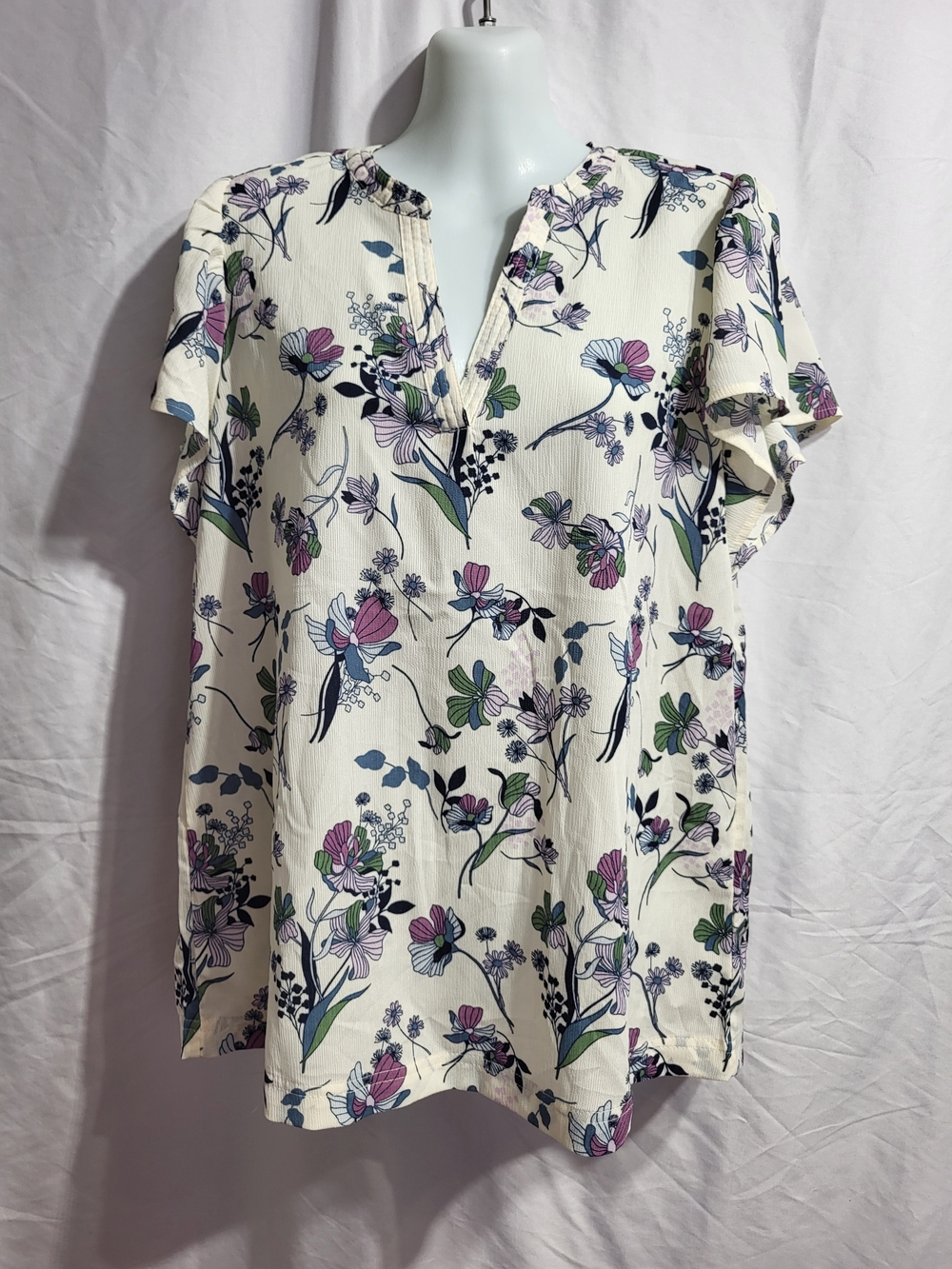 Denver Hayes Cream Floral V-Neck Short Sleeve Blouse